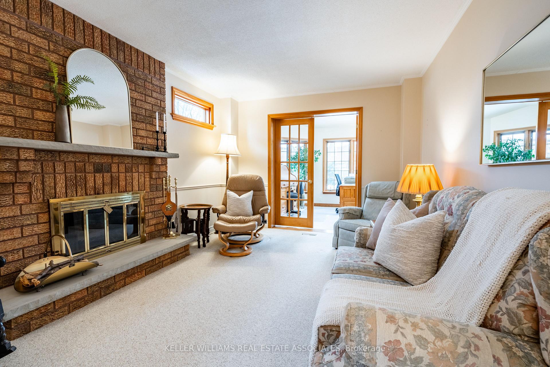 Photo 6 of 14 Nixon Crescent, Halton Hills, Georgetown — HOMEH