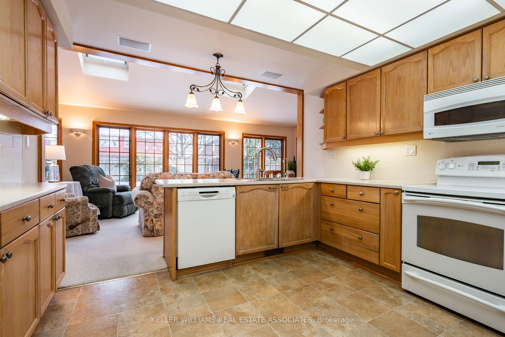 Photo 14 of 14 Nixon Crescent, Halton Hills, Georgetown — HOMEH