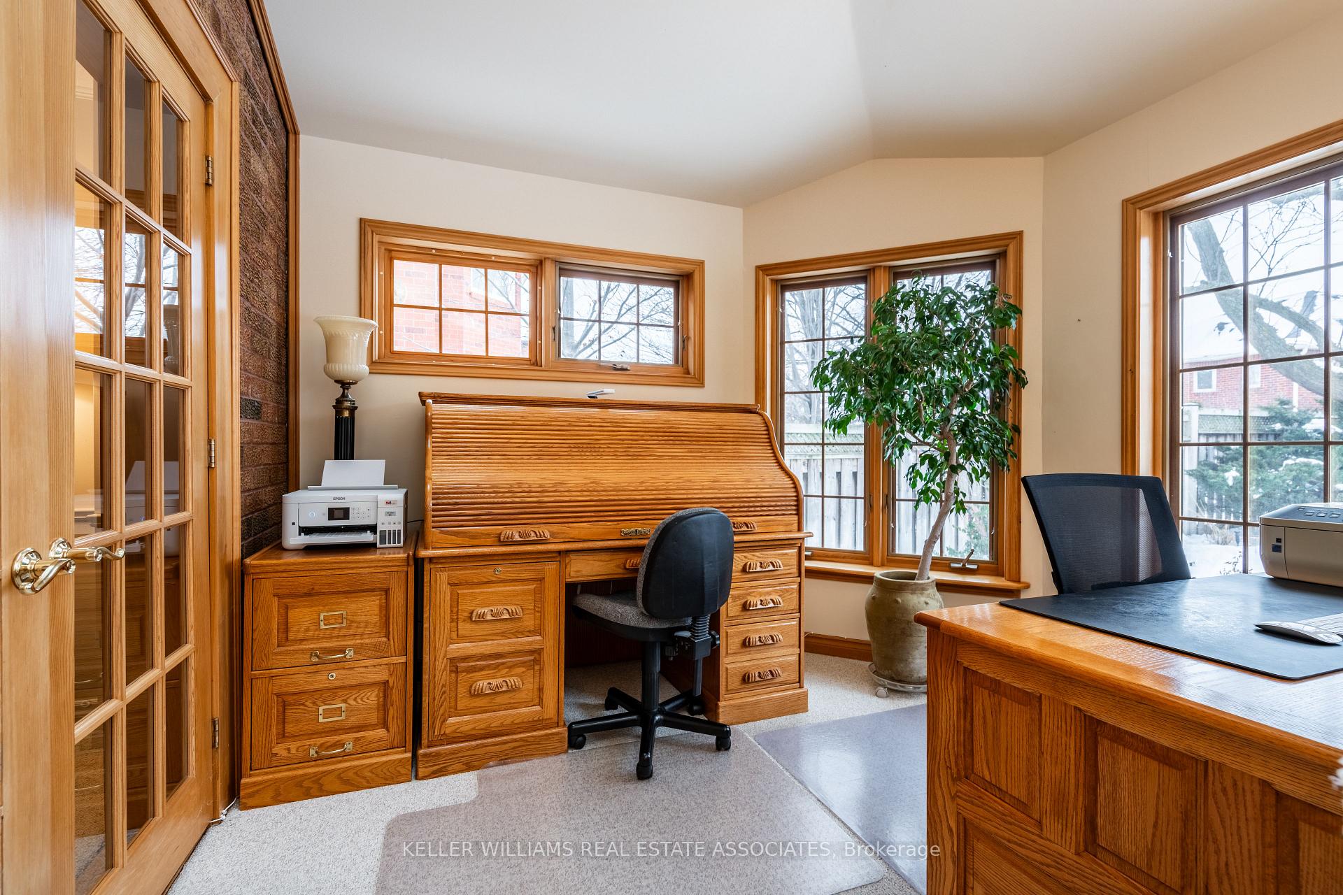 Photo 15 of 14 Nixon Crescent, Halton Hills, Georgetown — HOMEH