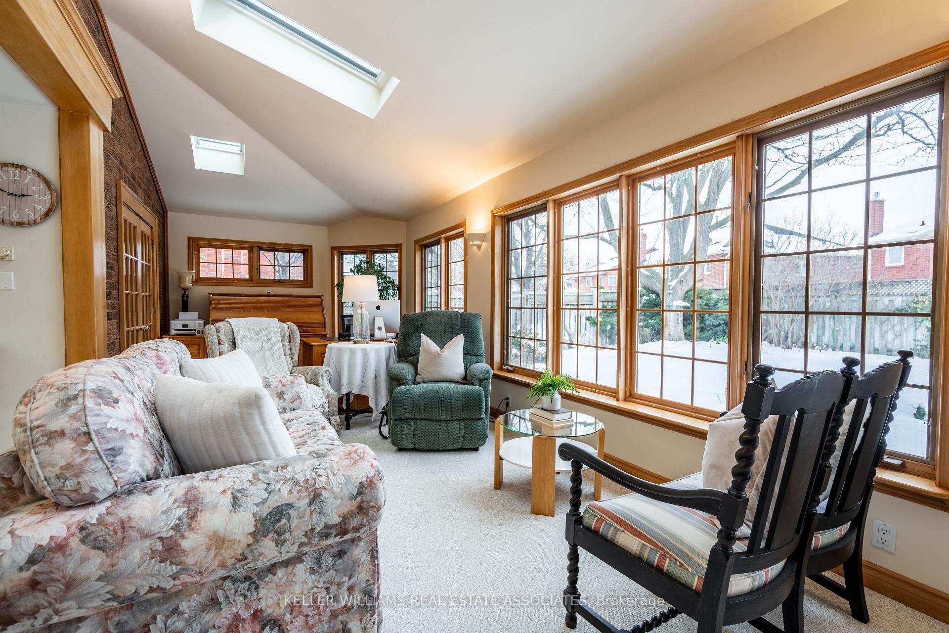 Photo 16 of 14 Nixon Crescent, Halton Hills, Georgetown — HOMEH