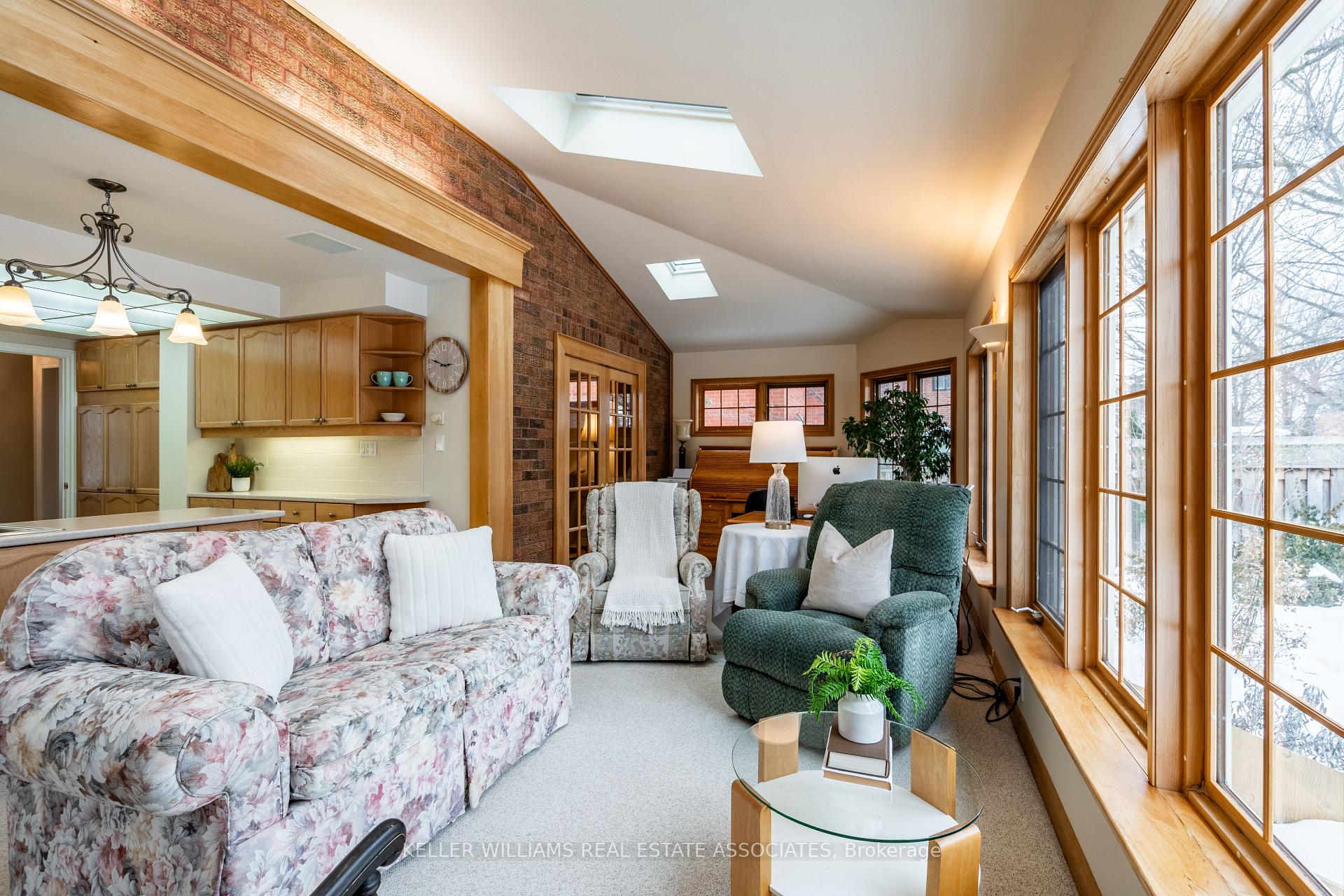 Photo 17 of 14 Nixon Crescent, Halton Hills, Georgetown — HOMEH