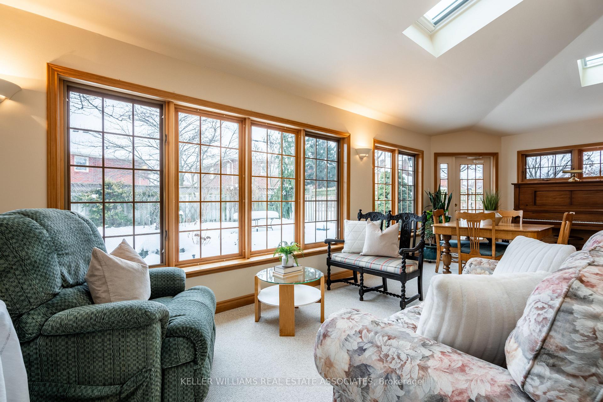 Photo 18 of 14 Nixon Crescent, Halton Hills, Georgetown — HOMEH