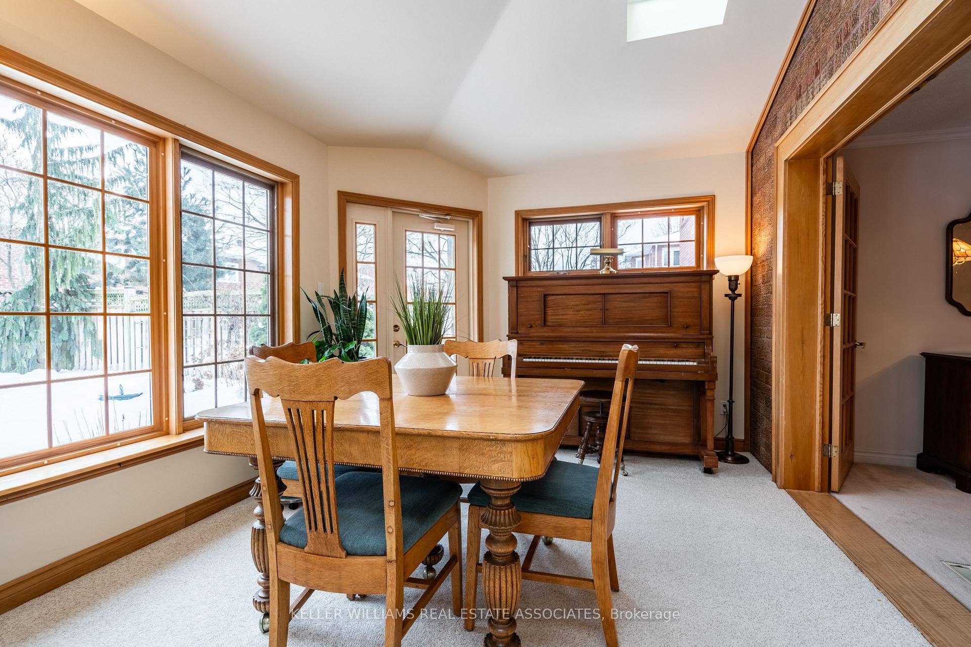 Photo 19 of 14 Nixon Crescent, Halton Hills, Georgetown — HOMEH