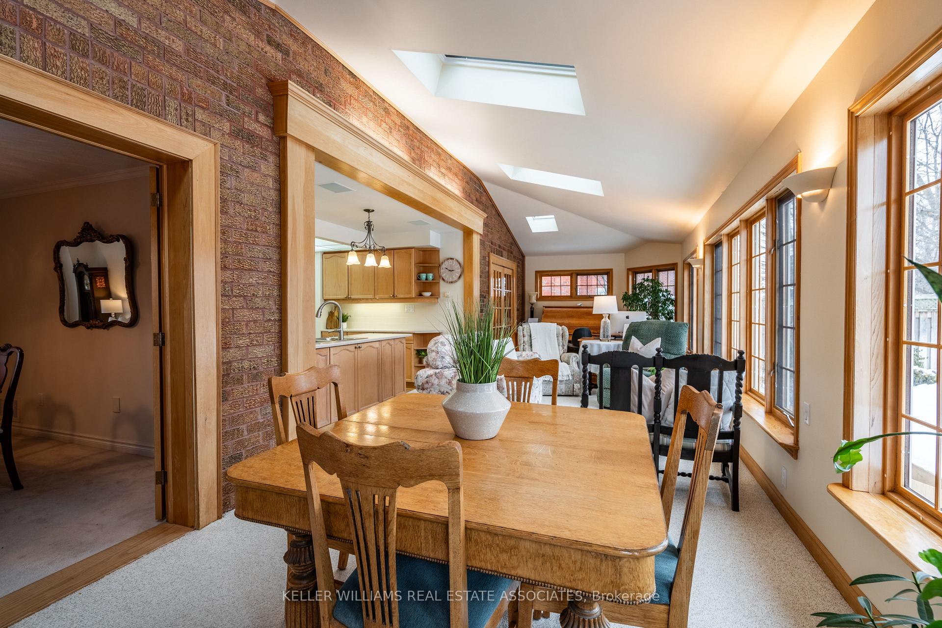 Photo 20 of 14 Nixon Crescent, Halton Hills, Georgetown — HOMEH