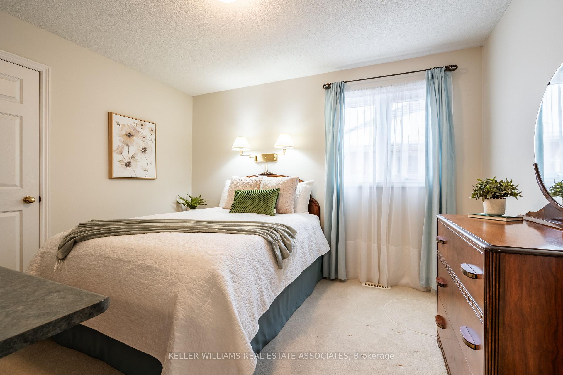 Photo 31 of 14 Nixon Crescent, Halton Hills, Georgetown — HOMEH