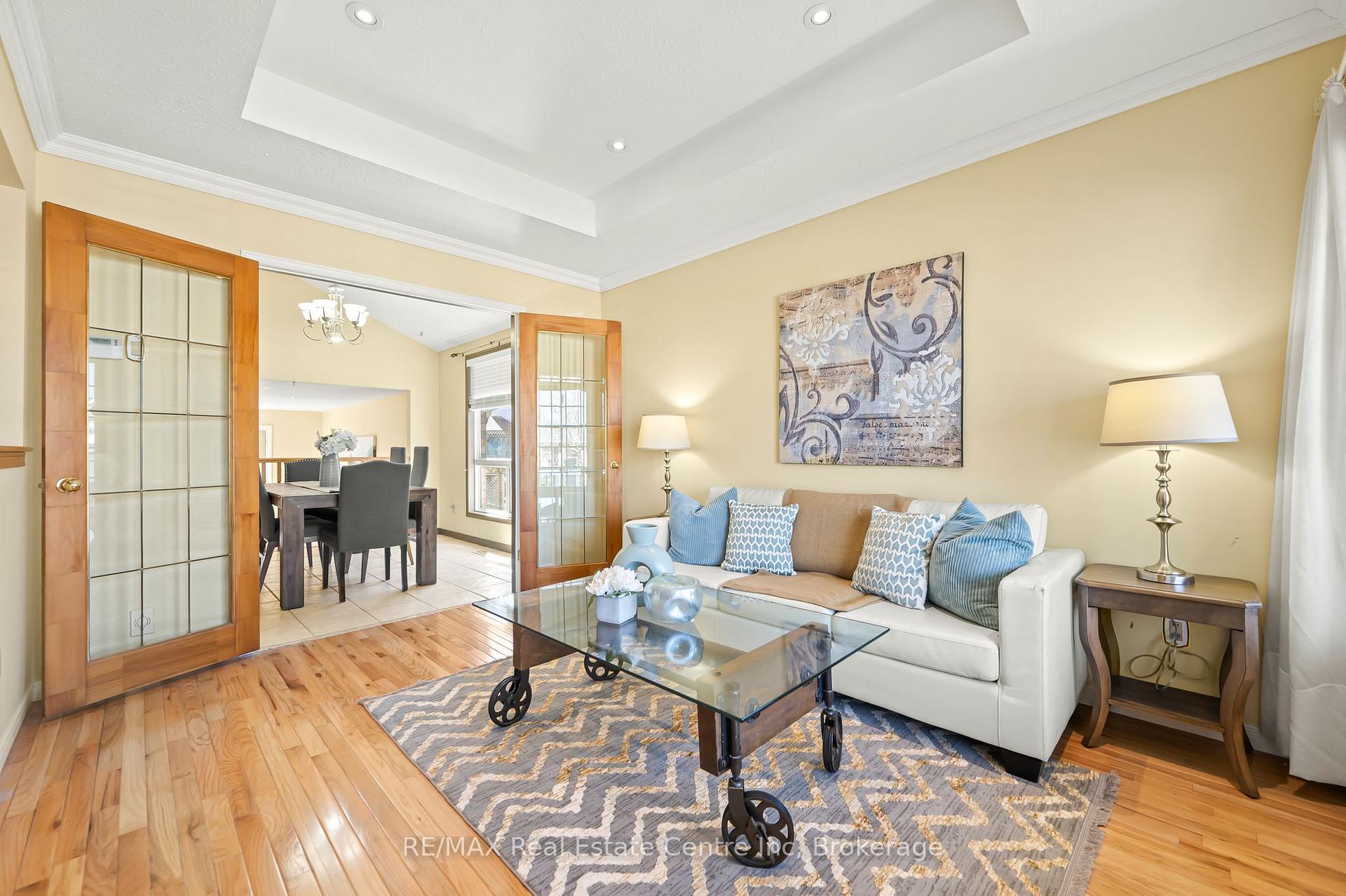 Photo 4 of 15 Abbeywood Crescent, Guelph, Willow West/Sugarbush/West Acres — HOMEH
