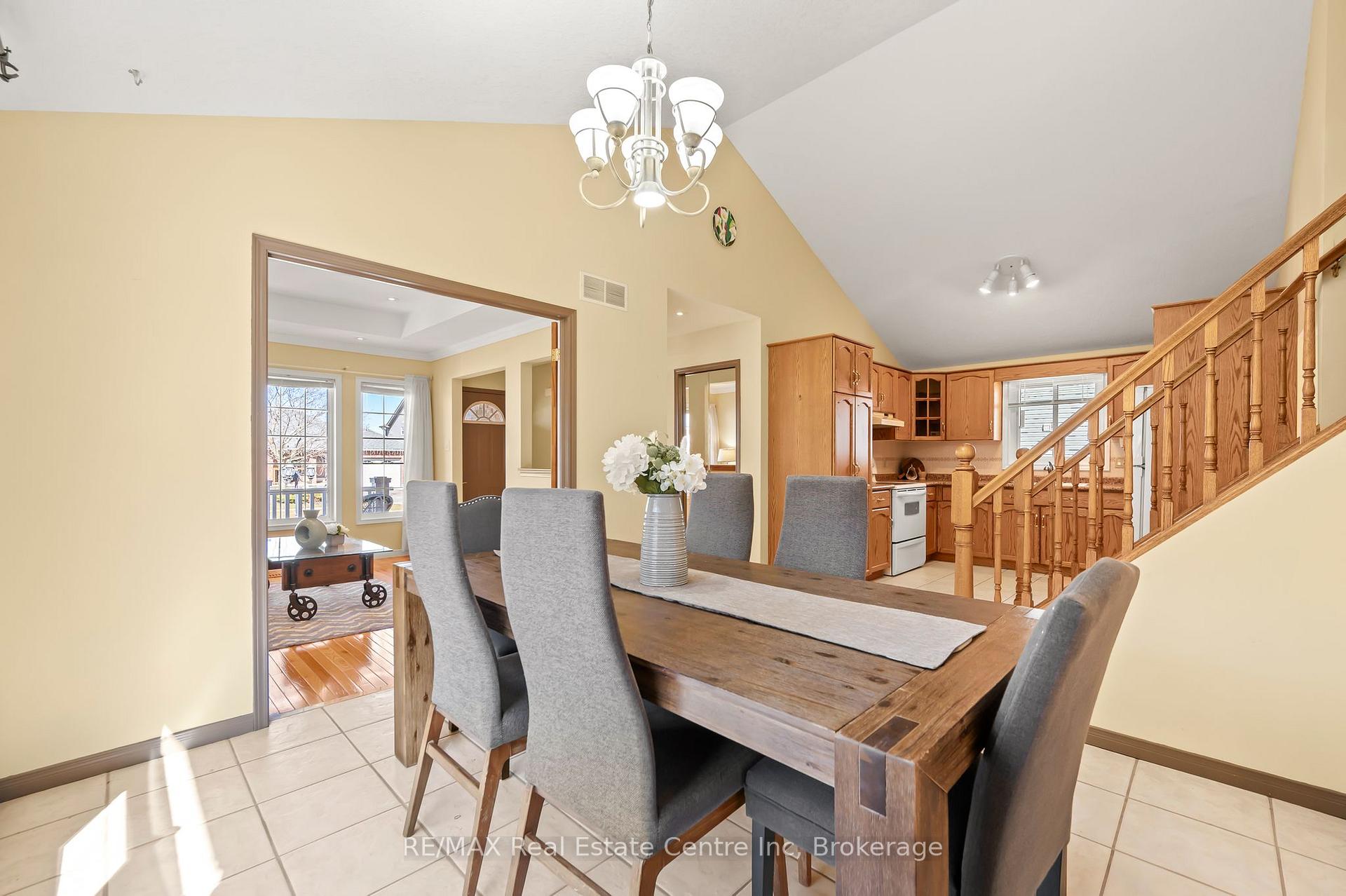Photo 6 of 15 Abbeywood Crescent, Guelph, Willow West/Sugarbush/West Acres — HOMEH