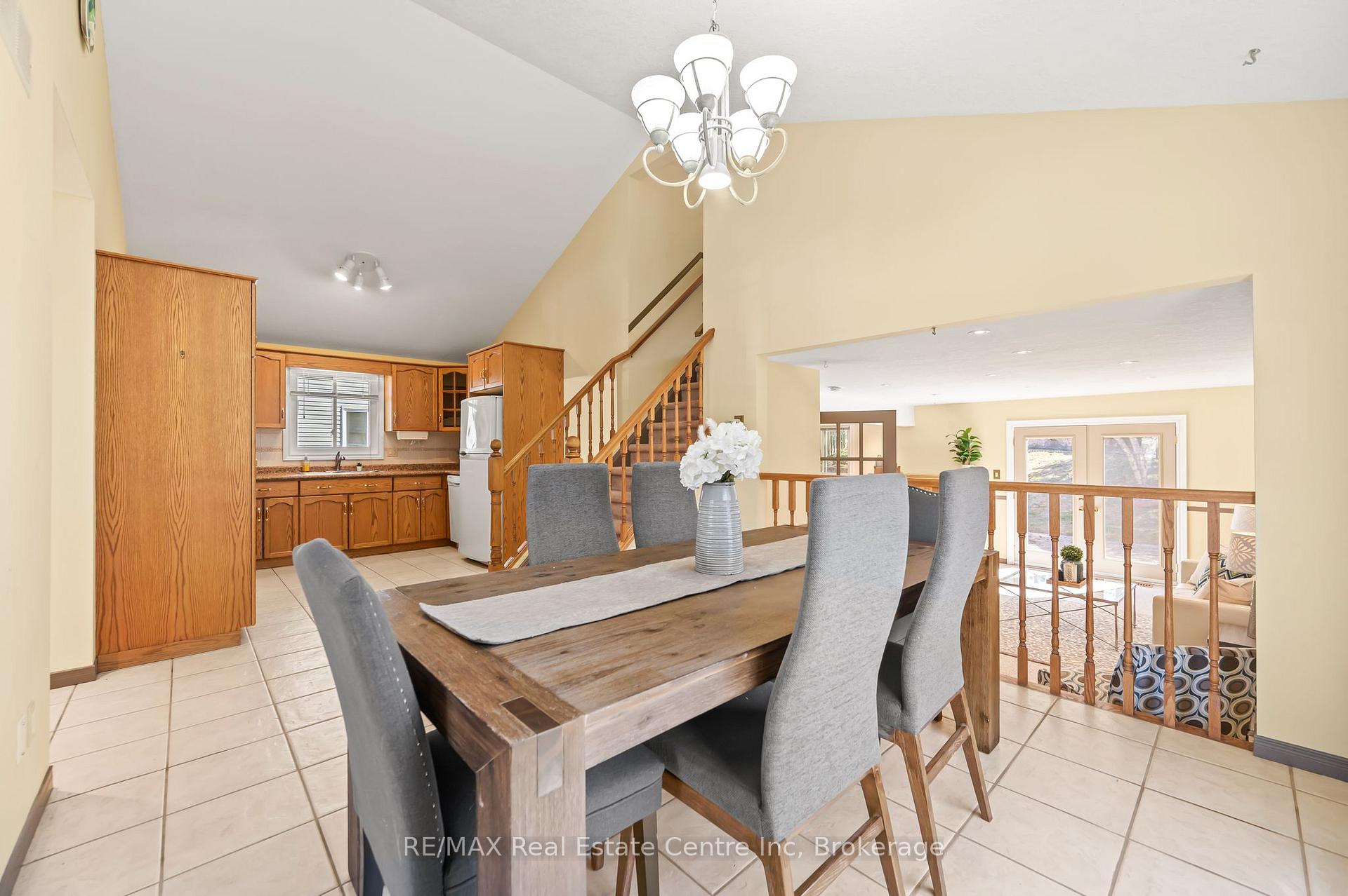 Photo 7 of 15 Abbeywood Crescent, Guelph, Willow West/Sugarbush/West Acres — HOMEH
