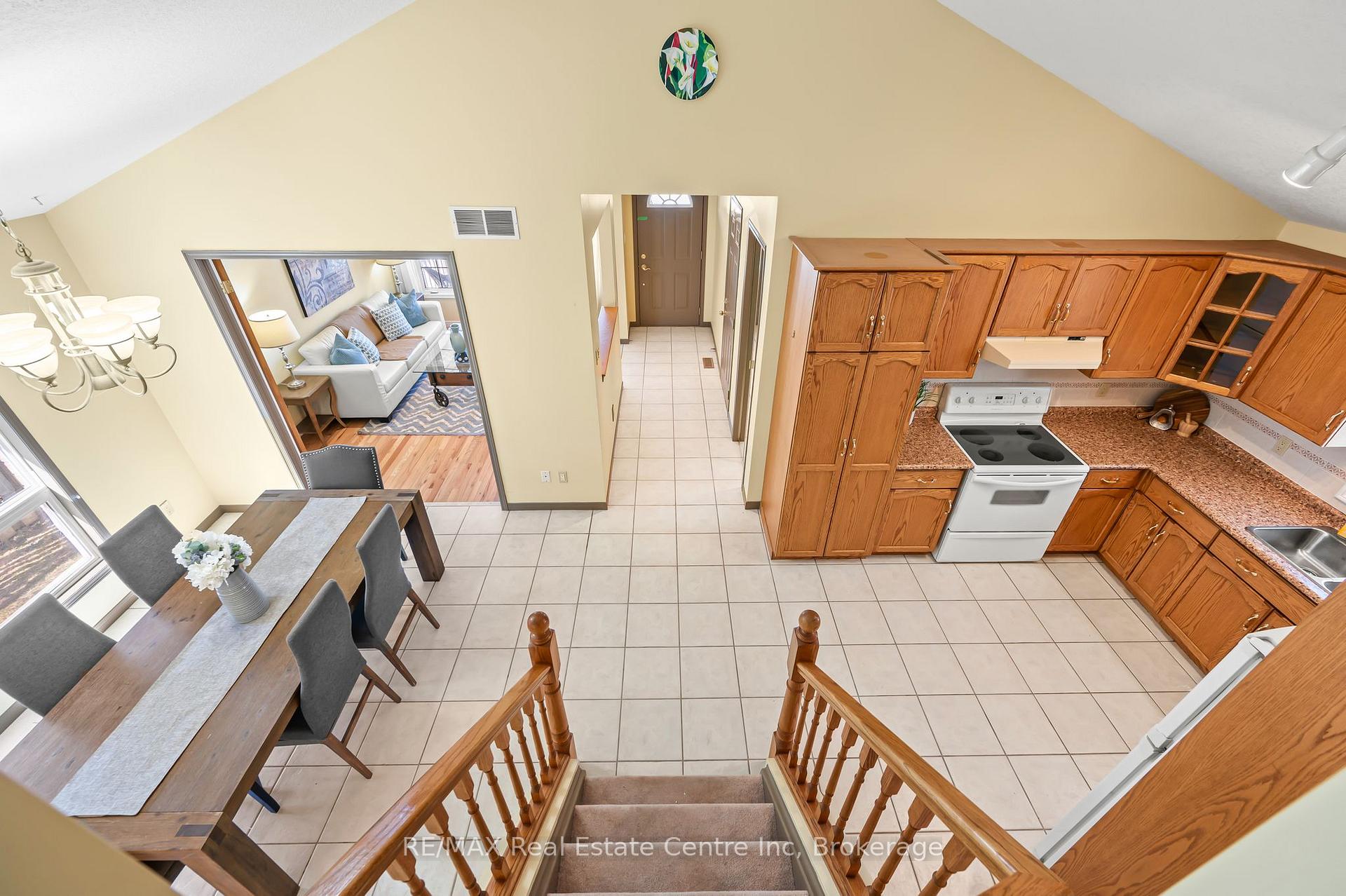 Photo 12 of 15 Abbeywood Crescent, Guelph, Willow West/Sugarbush/West Acres — HOMEH
