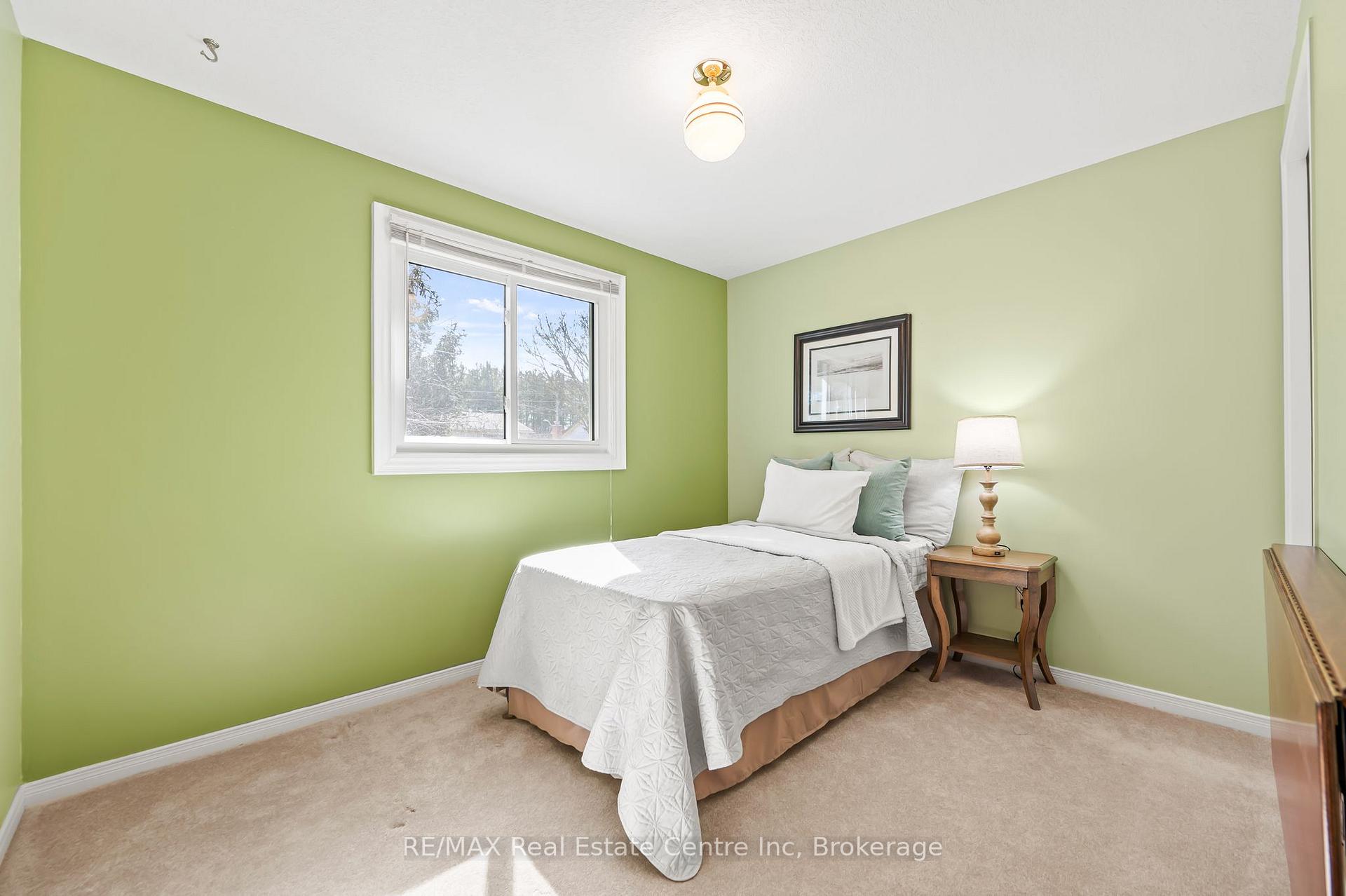 Photo 14 of 15 Abbeywood Crescent, Guelph, Willow West/Sugarbush/West Acres — HOMEH