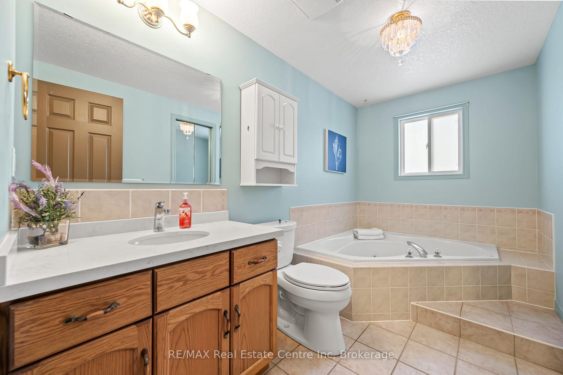 Photo 16 of 15 Abbeywood Crescent, Guelph, Willow West/Sugarbush/West Acres — HOMEH