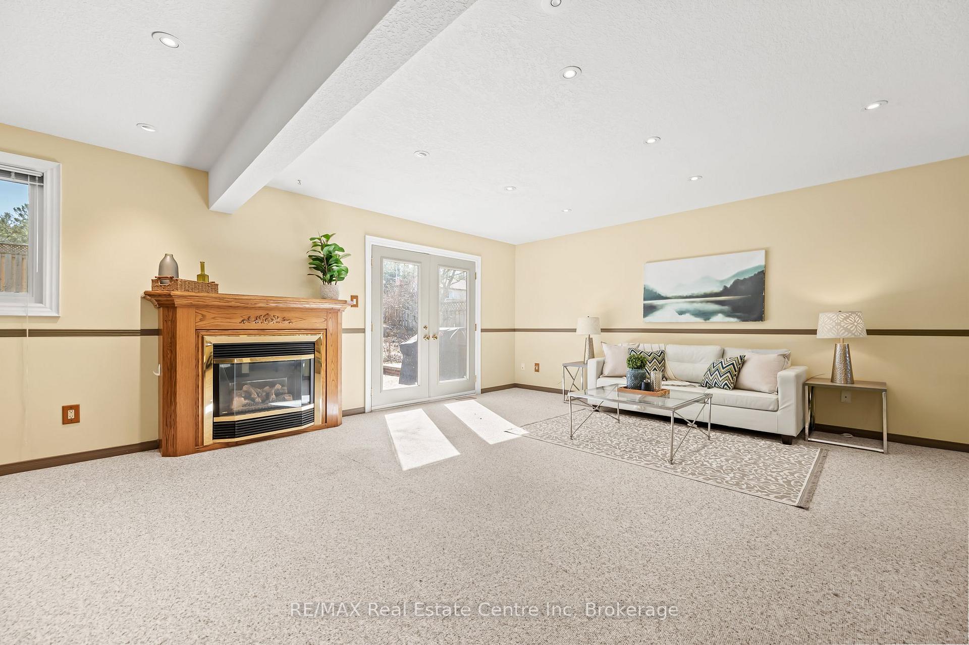 Photo 17 of 15 Abbeywood Crescent, Guelph, Willow West/Sugarbush/West Acres — HOMEH