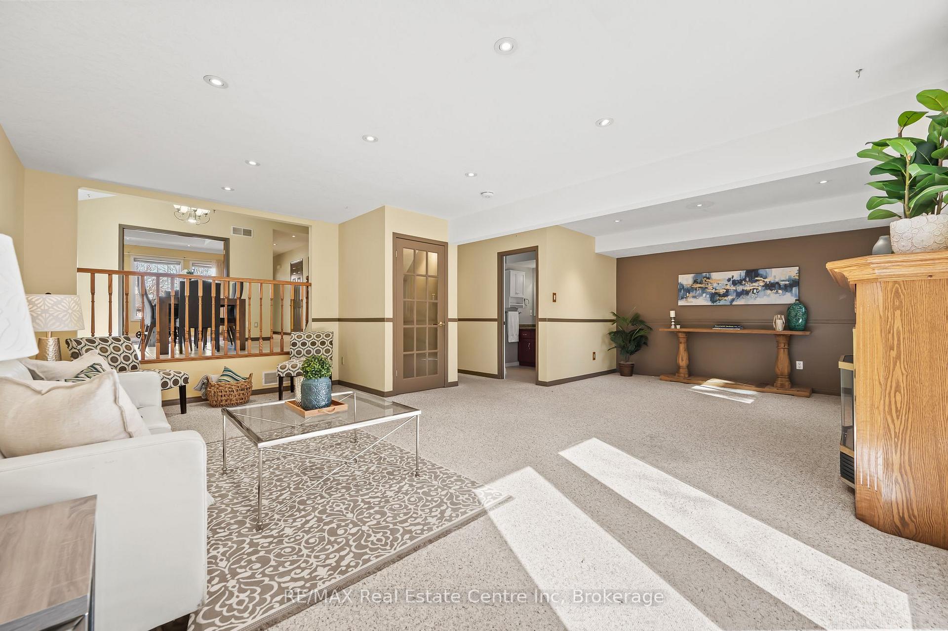 Photo 18 of 15 Abbeywood Crescent, Guelph, Willow West/Sugarbush/West Acres — HOMEH