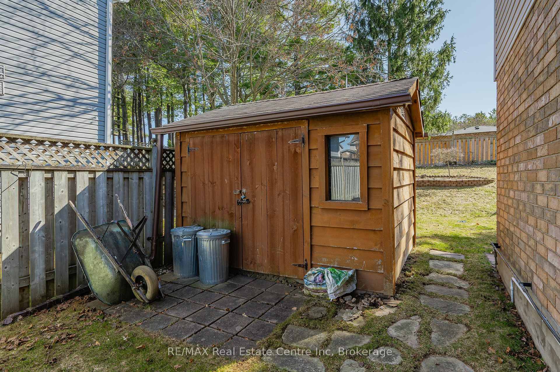Photo 27 of 15 Abbeywood Crescent, Guelph, Willow West/Sugarbush/West Acres — HOMEH