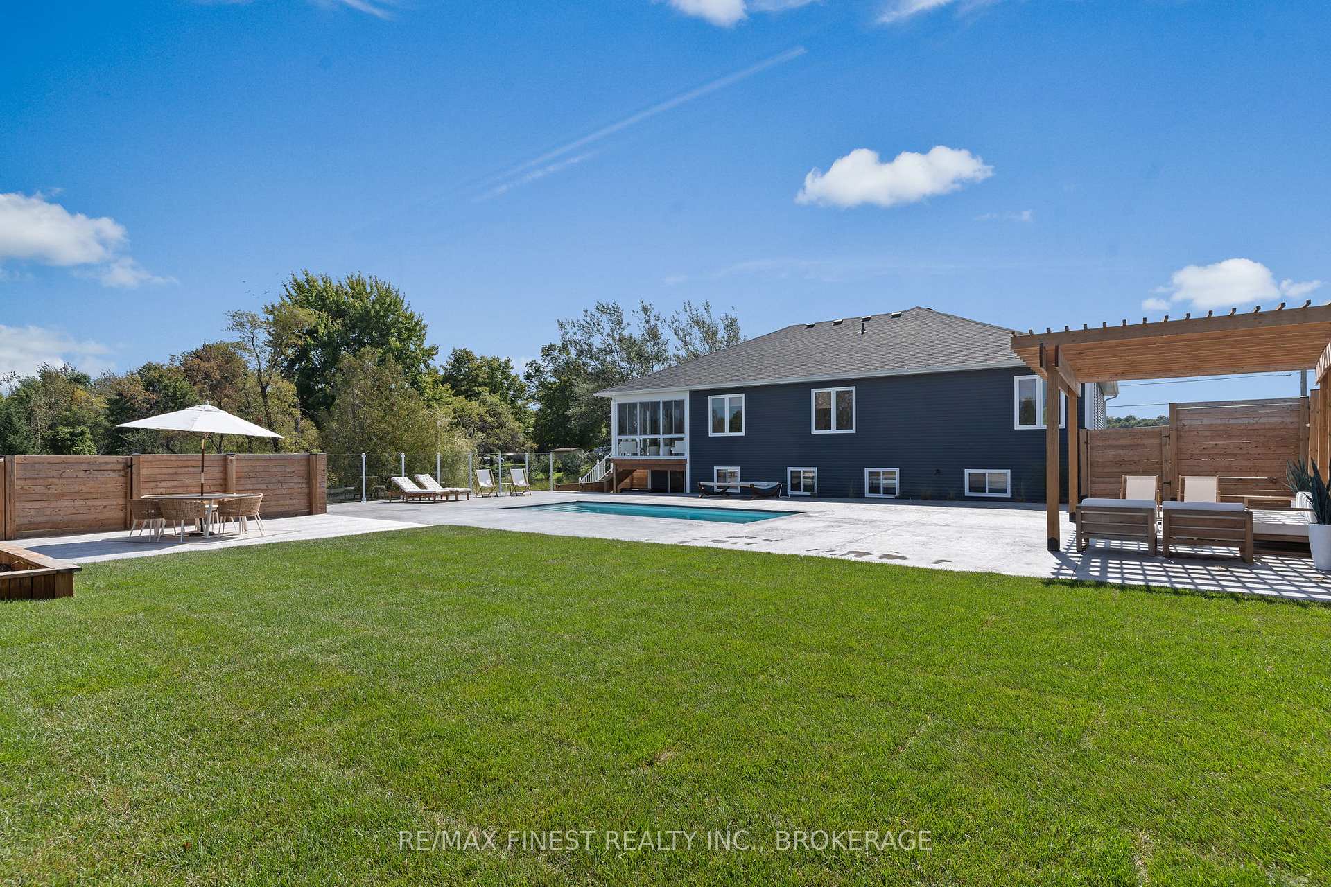 Photo 10 of 4885 Lower Round Lake Road, Frontenac, Frontenac South — HOMEH