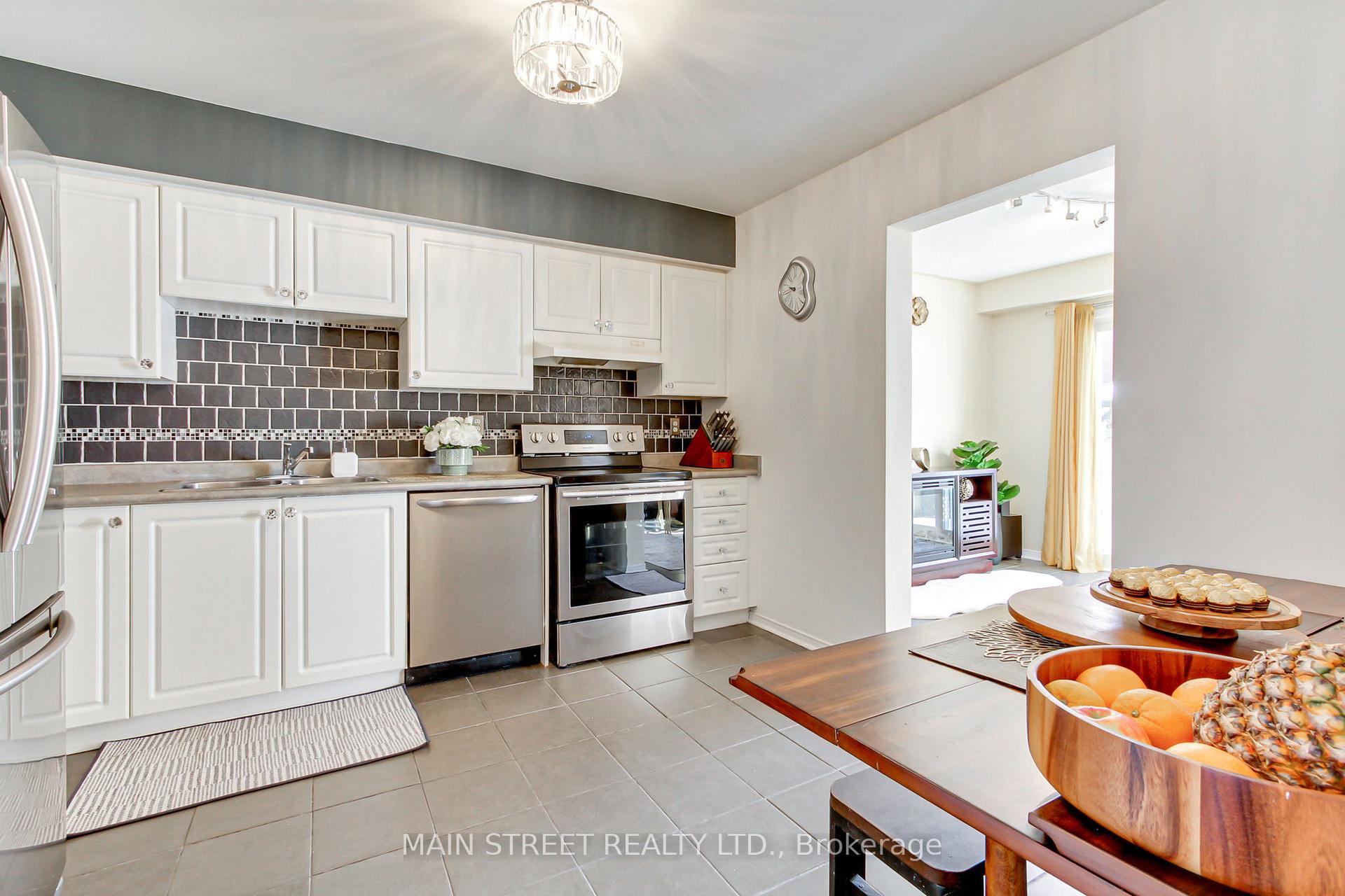 Photo 7 of 55 Crittenden Drive, Georgina, Keswick South — HOMEH
