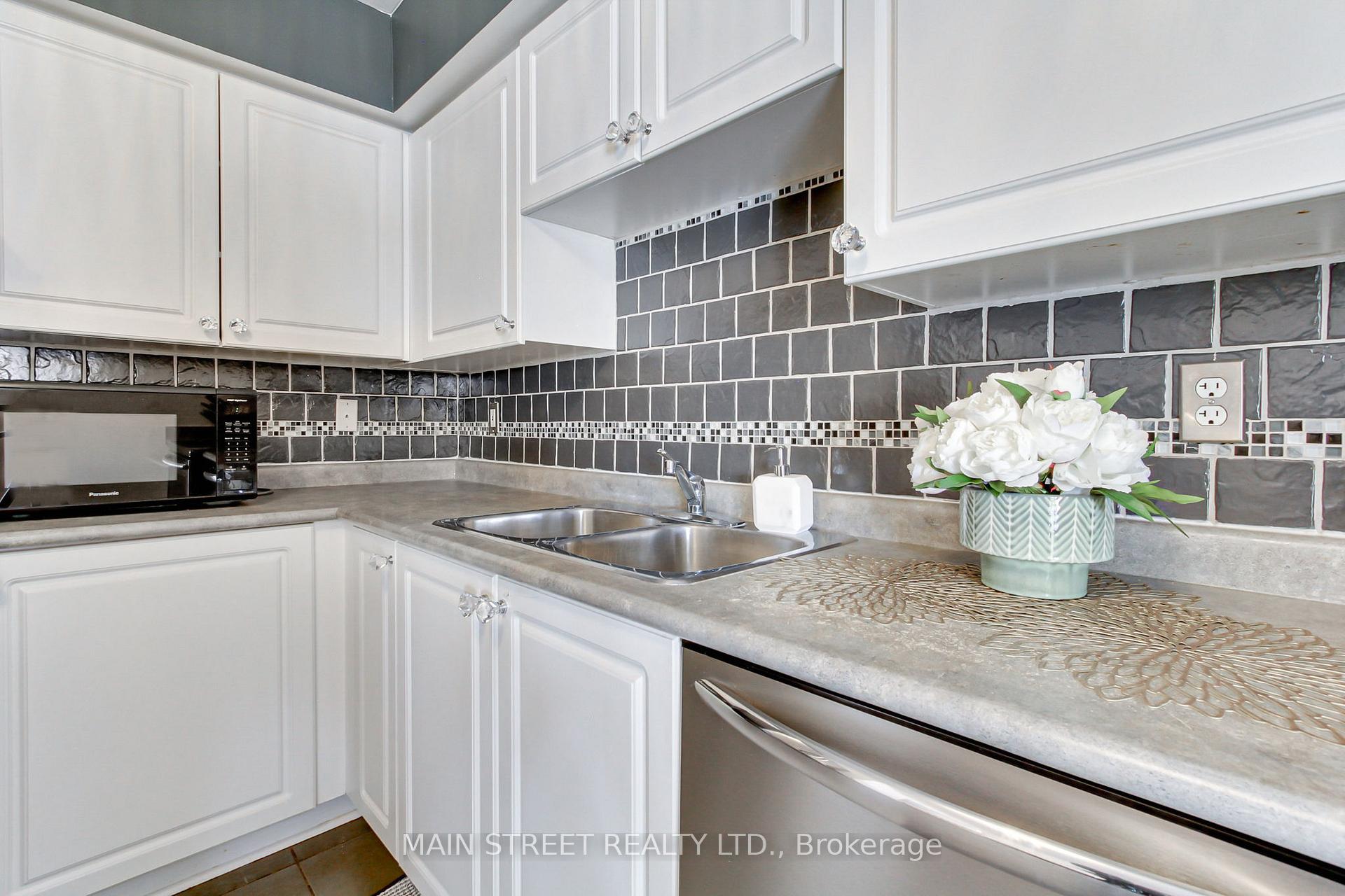Photo 8 of 55 Crittenden Drive, Georgina, Keswick South — HOMEH