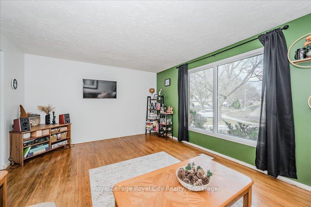 Photo 8 of 341 Cole Road, Guelph, Kortright West — HOMEH
