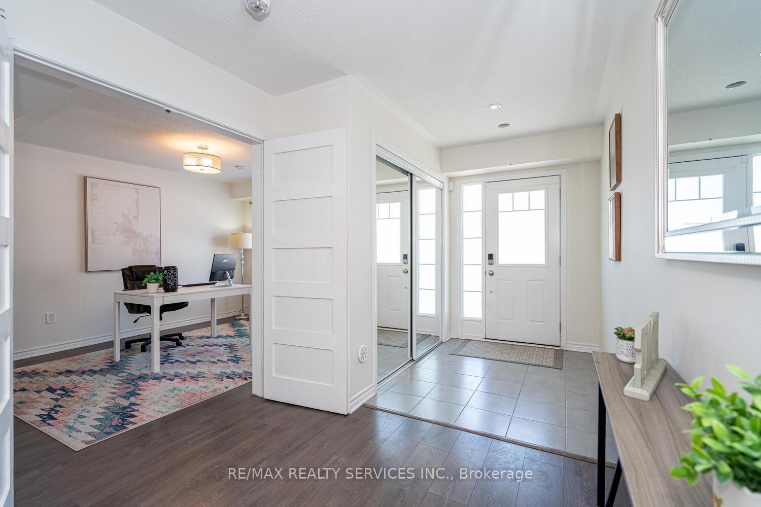 Photo 8 of 221 Remembrance Road E, Brampton, Northwest Brampton — HOMEH