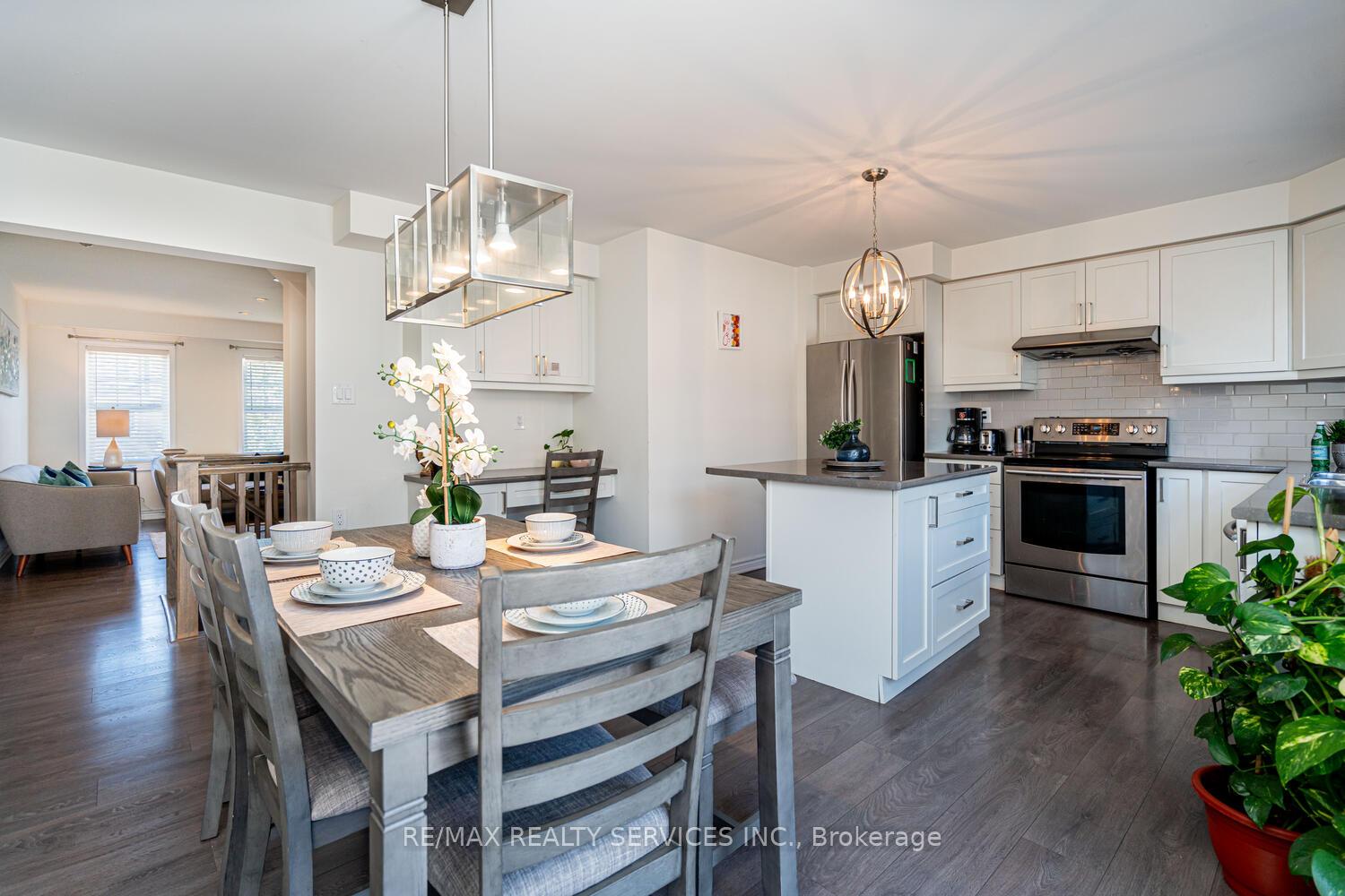 Photo 18 of 221 Remembrance Road E, Brampton, Northwest Brampton — HOMEH