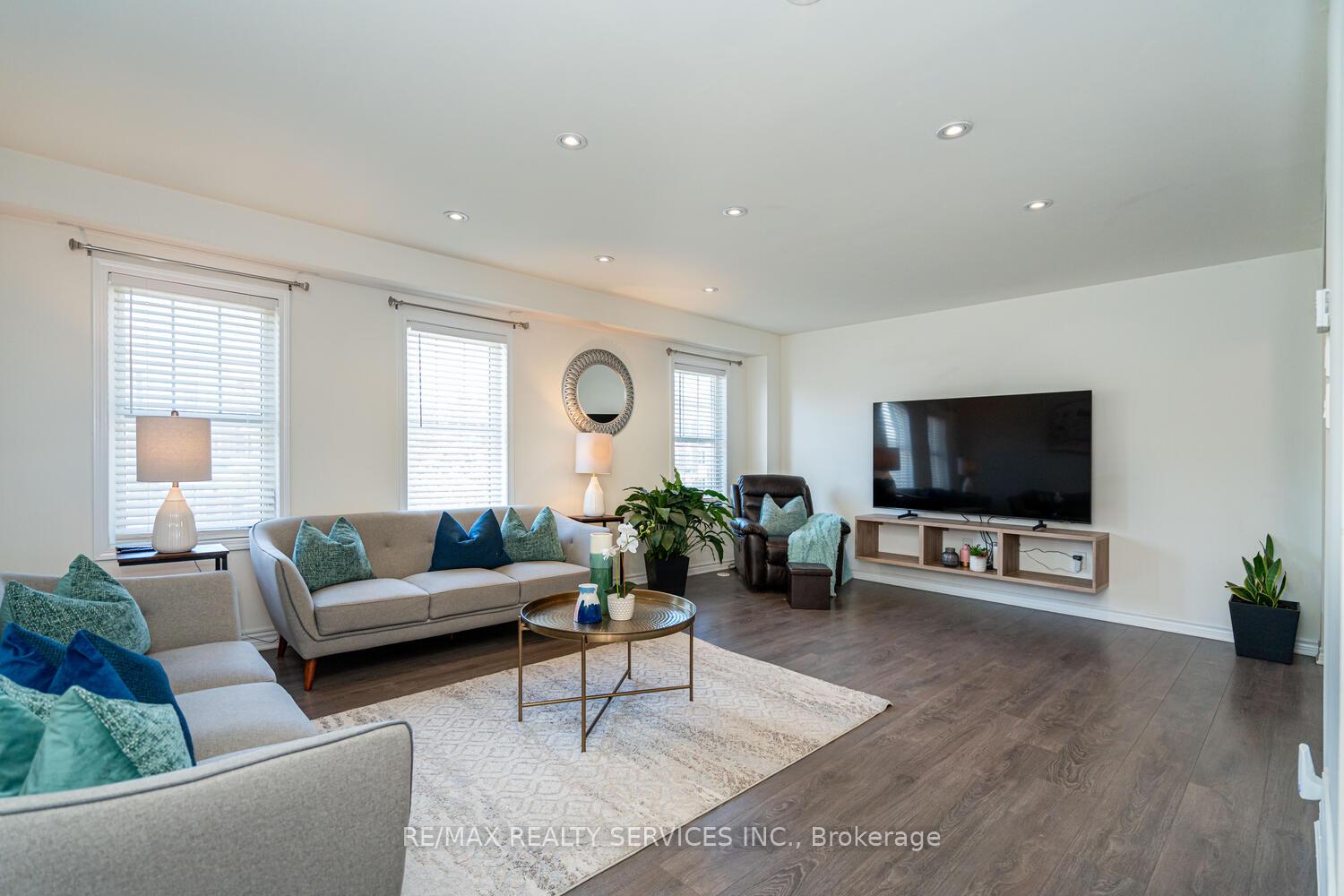 Photo 24 of 221 Remembrance Road E, Brampton, Northwest Brampton — HOMEH