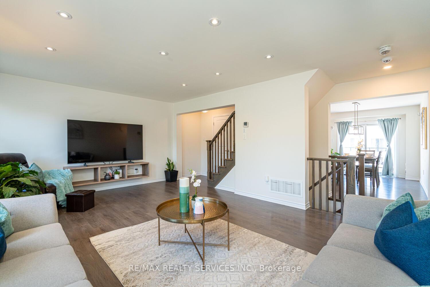 Photo 28 of 221 Remembrance Road E, Brampton, Northwest Brampton — HOMEH