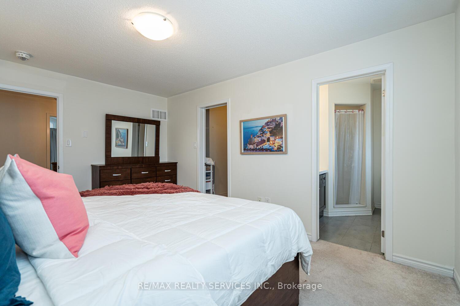Photo 38 of 221 Remembrance Road E, Brampton, Northwest Brampton — HOMEH
