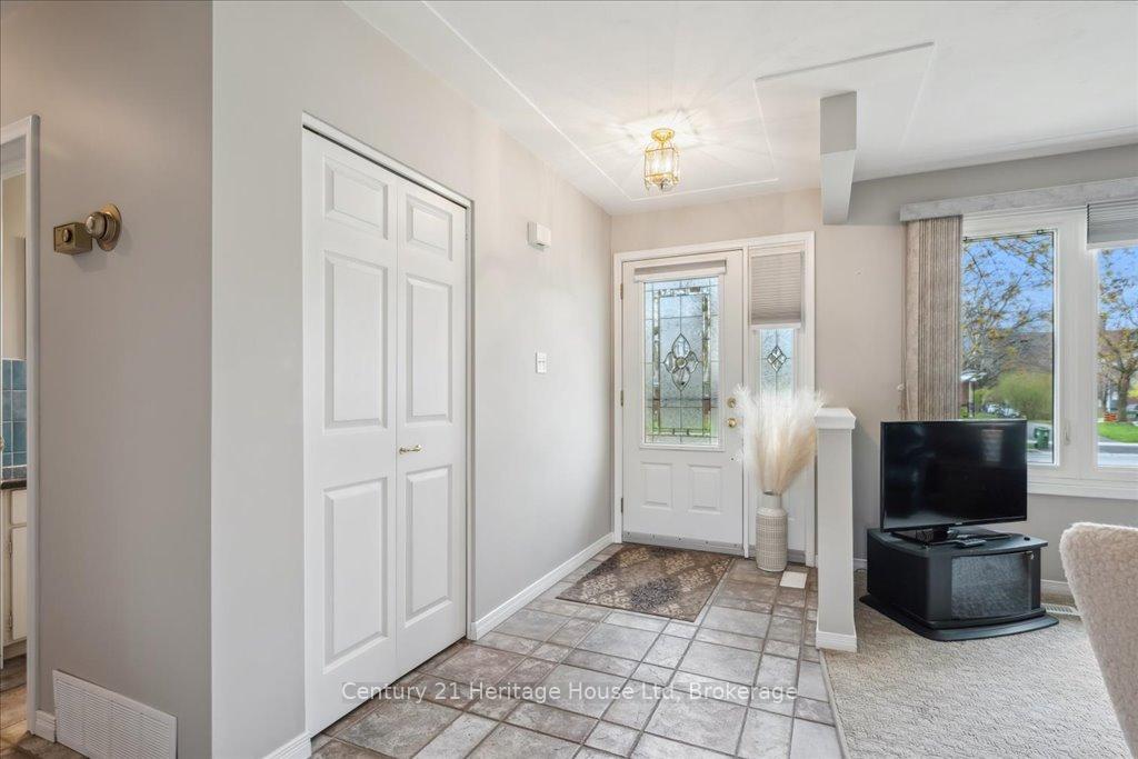 Photo 5 of 49 Sleeman Avenue, Guelph, Junction/Onward Willow — HOMEH