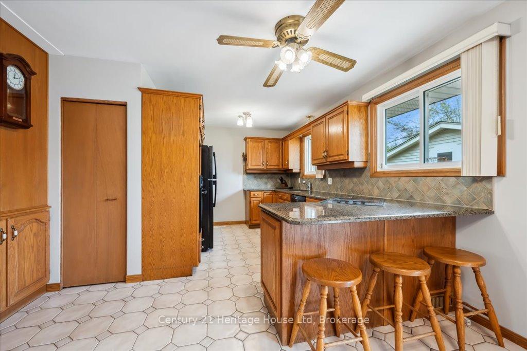 Photo 12 of 49 Sleeman Avenue, Guelph, Junction/Onward Willow — HOMEH