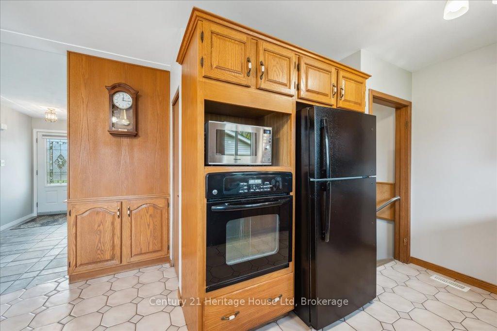 Photo 14 of 49 Sleeman Avenue, Guelph, Junction/Onward Willow — HOMEH