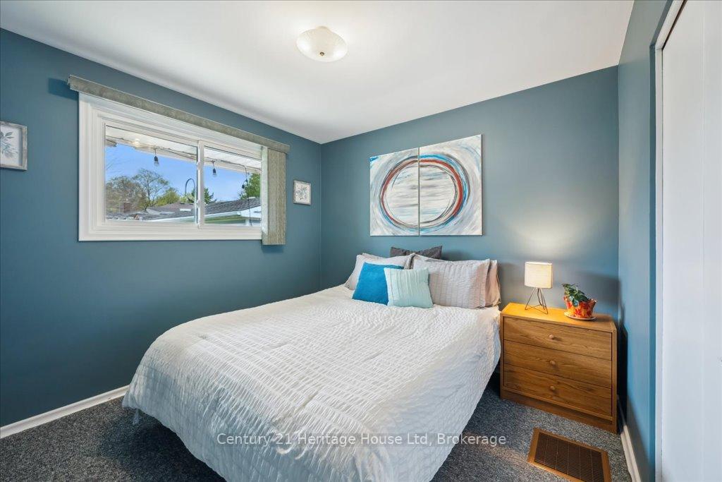 Photo 20 of 49 Sleeman Avenue, Guelph, Junction/Onward Willow — HOMEH