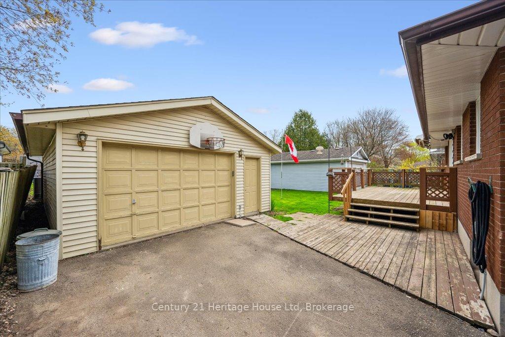 Photo 32 of 49 Sleeman Avenue, Guelph, Junction/Onward Willow — HOMEH