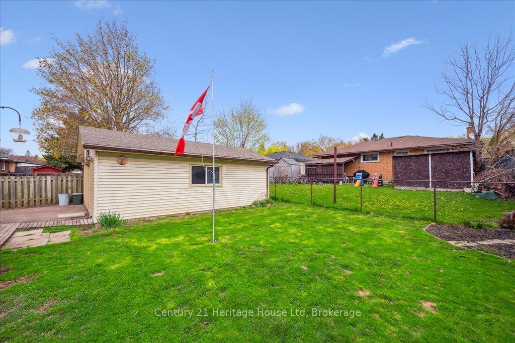 Photo 39 of 49 Sleeman Avenue, Guelph, Junction/Onward Willow — HOMEH