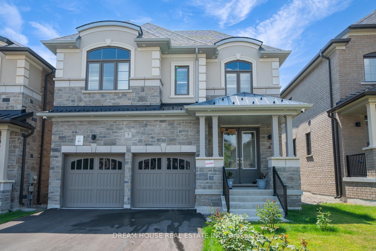 Front of 7 Northrop Avenue