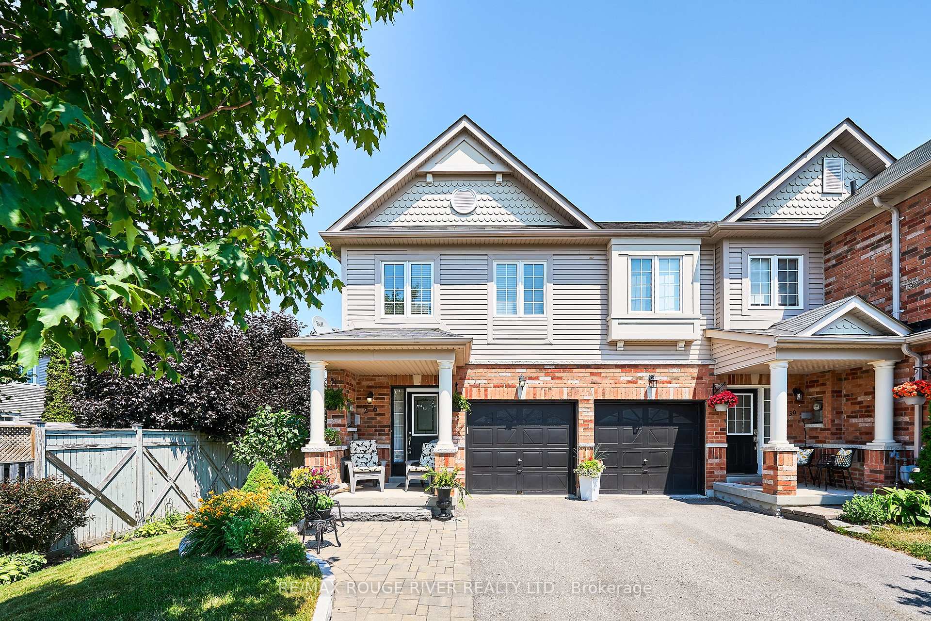 Photo 2 of 26 Lander Crescent, Clarington, Bowmanville — HOMEH