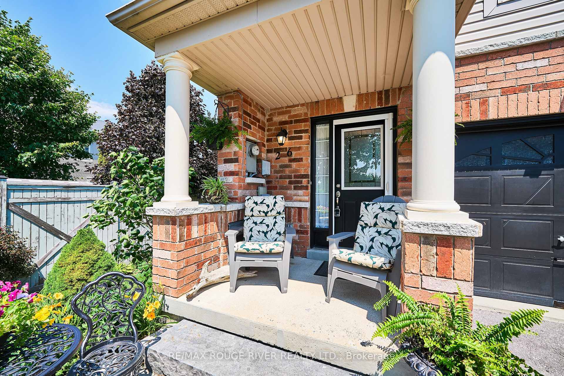 Photo 8 of 26 Lander Crescent, Clarington, Bowmanville — HOMEH