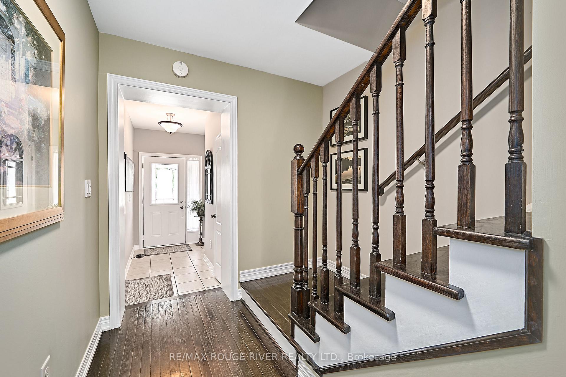 Photo 10 of 26 Lander Crescent, Clarington, Bowmanville — HOMEH