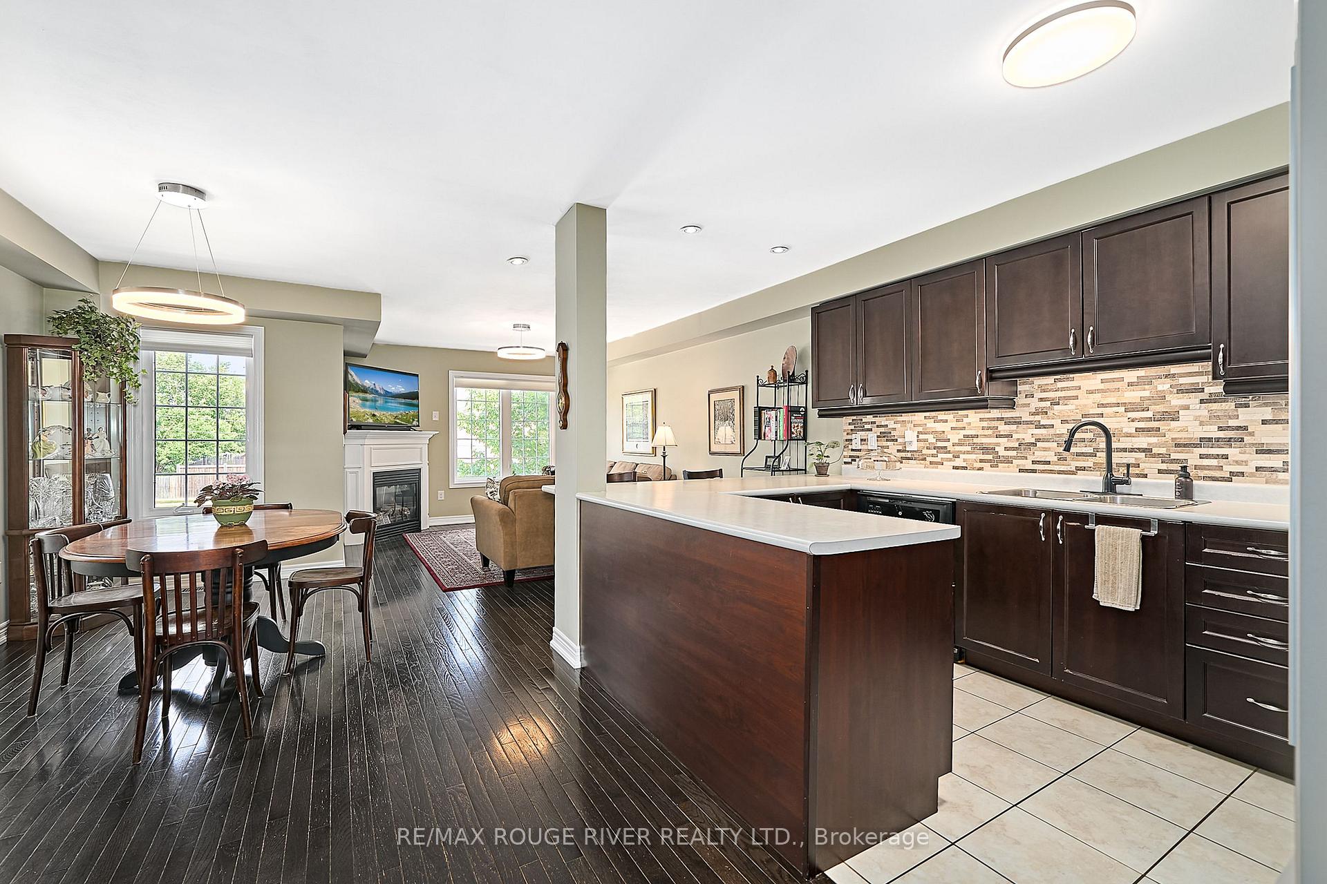 Photo 13 of 26 Lander Crescent, Clarington, Bowmanville — HOMEH