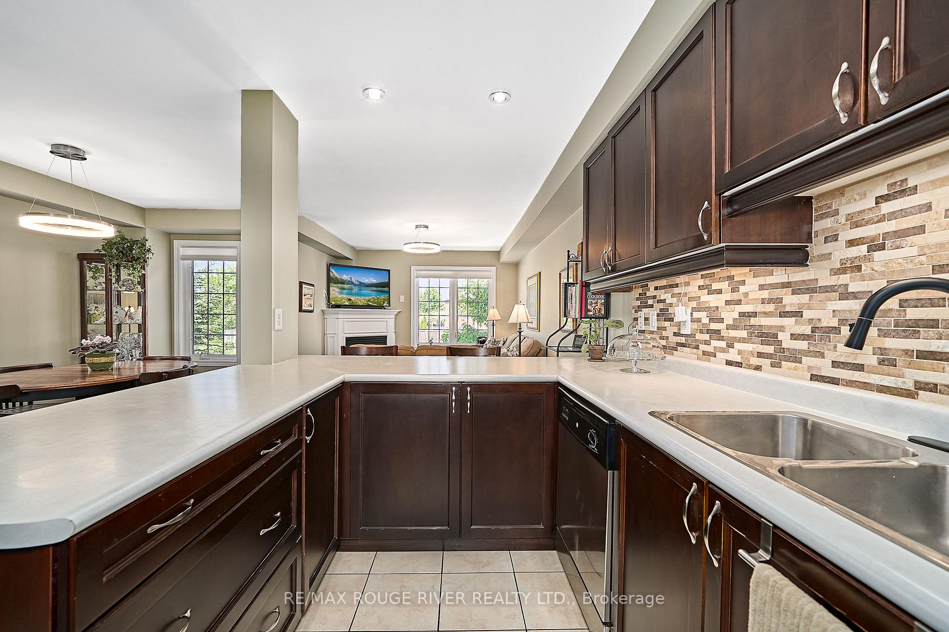 Photo 18 of 26 Lander Crescent, Clarington, Bowmanville — HOMEH