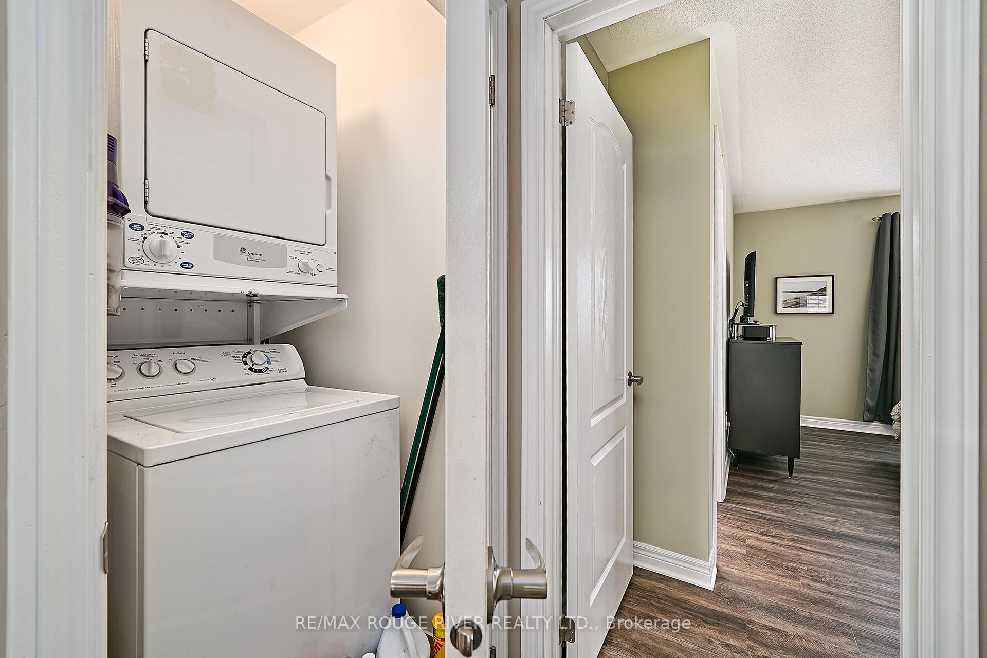 Photo 31 of 26 Lander Crescent, Clarington, Bowmanville — HOMEH
