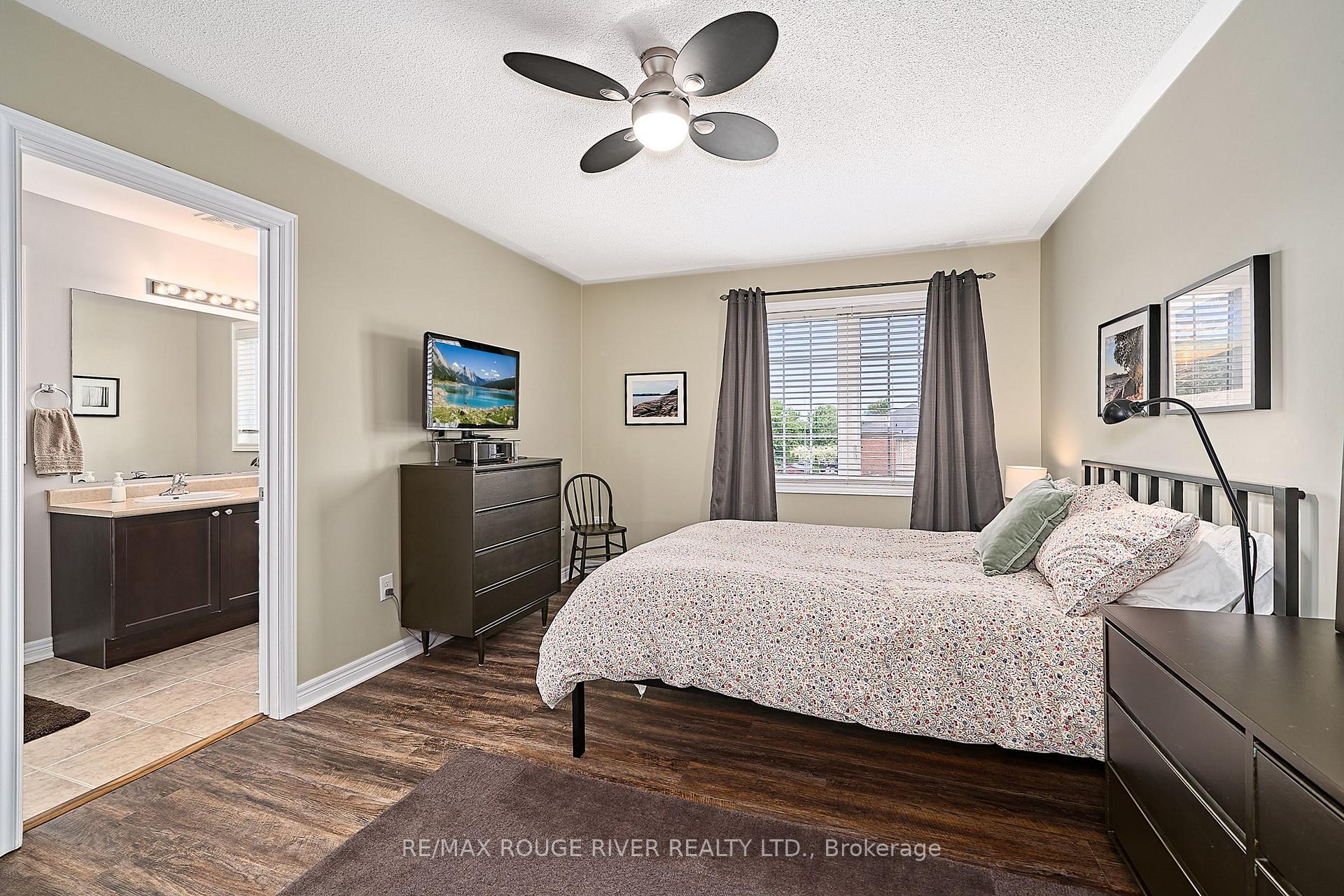 Photo 34 of 26 Lander Crescent, Clarington, Bowmanville — HOMEH