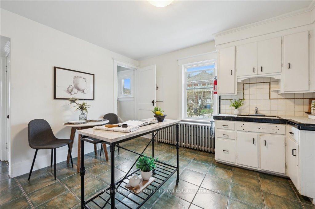 Photo 10 of 4 Walter Street, Guelph, St. Patrick's Ward — HOMEH