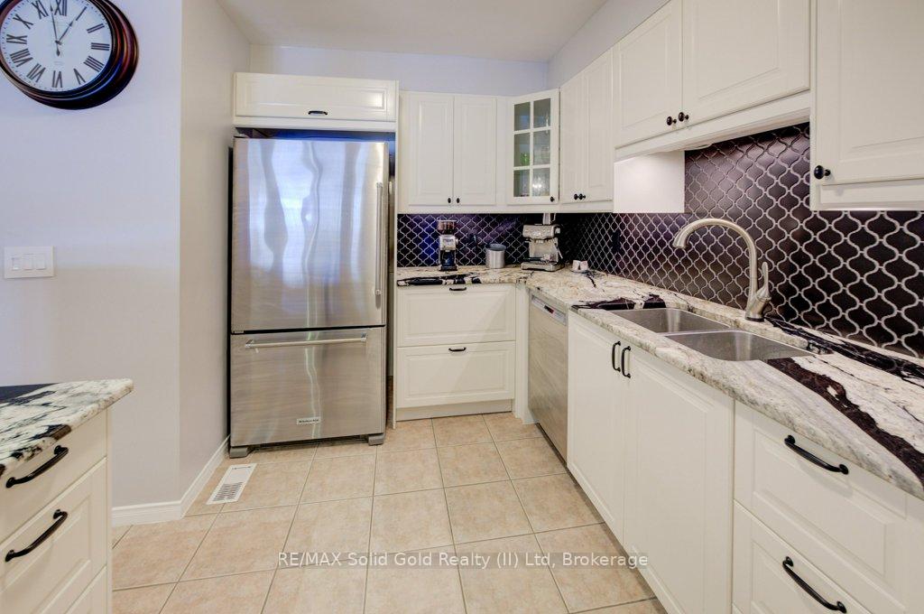Photo 10 of 108 Mcmeeken Drive, Cambridge — HOMEH