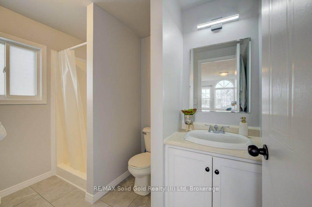 Photo 17 of 108 Mcmeeken Drive, Cambridge — HOMEH