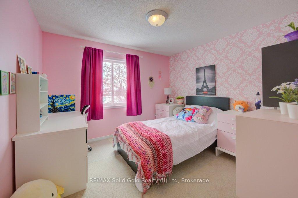 Photo 18 of 108 Mcmeeken Drive, Cambridge — HOMEH