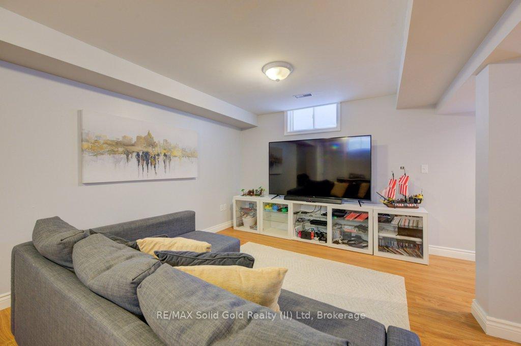 Photo 22 of 108 Mcmeeken Drive, Cambridge — HOMEH