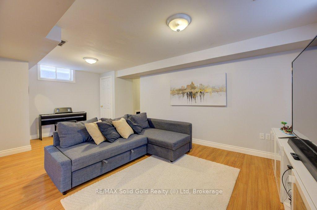 Photo 24 of 108 Mcmeeken Drive, Cambridge — HOMEH