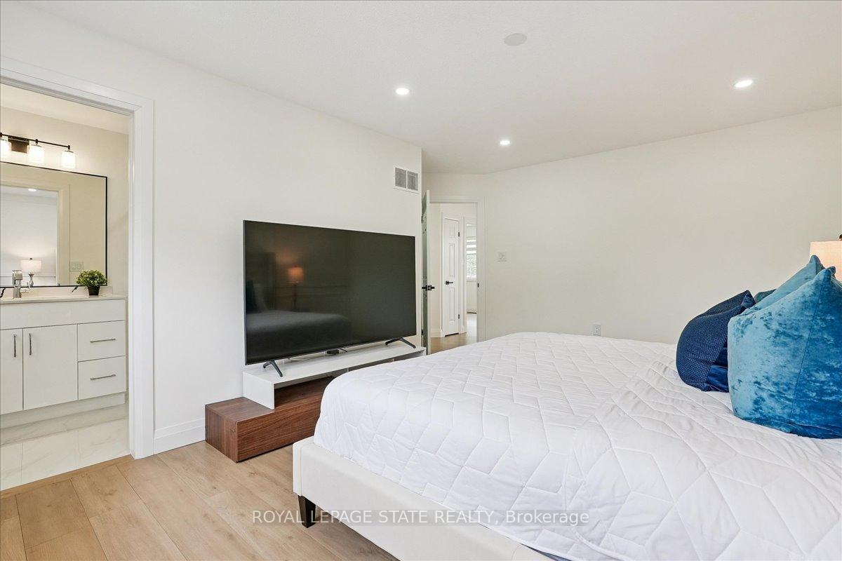 Photo 5 of 54 Ivybridge Drive, Hamilton, Stoney Creek — HOMEH