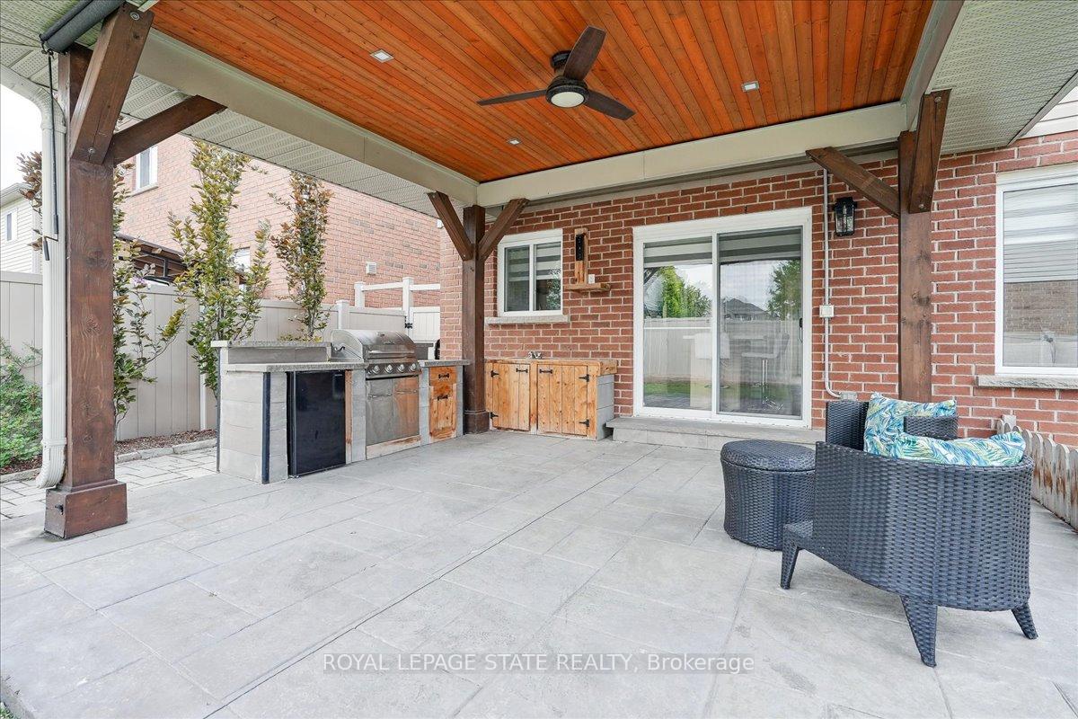 Photo 8 of 54 Ivybridge Drive, Hamilton, Stoney Creek — HOMEH