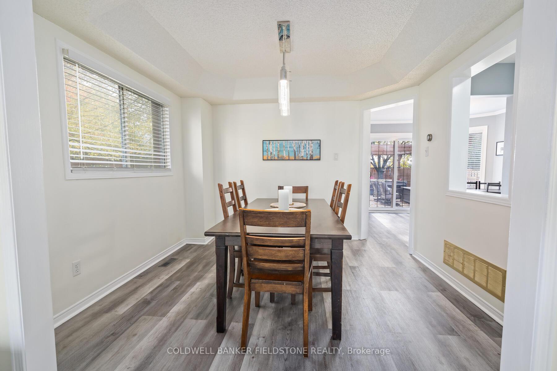Photo 8 of 78 Lauchlin Crescent, Halton Hills, Georgetown — HOMEH